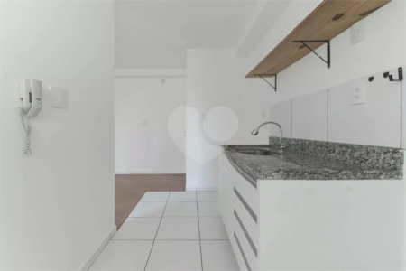 Apartamento com 41m² à venda na Saúde, 1 dormitório, 1 banheiro, 1 vaga, sacada, lazer