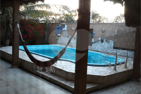 Casa térrea no Samambaia.
