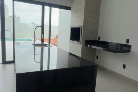 Casa à venda com 3 quartos no condomínio Villa de León, Três Lagoas - MS