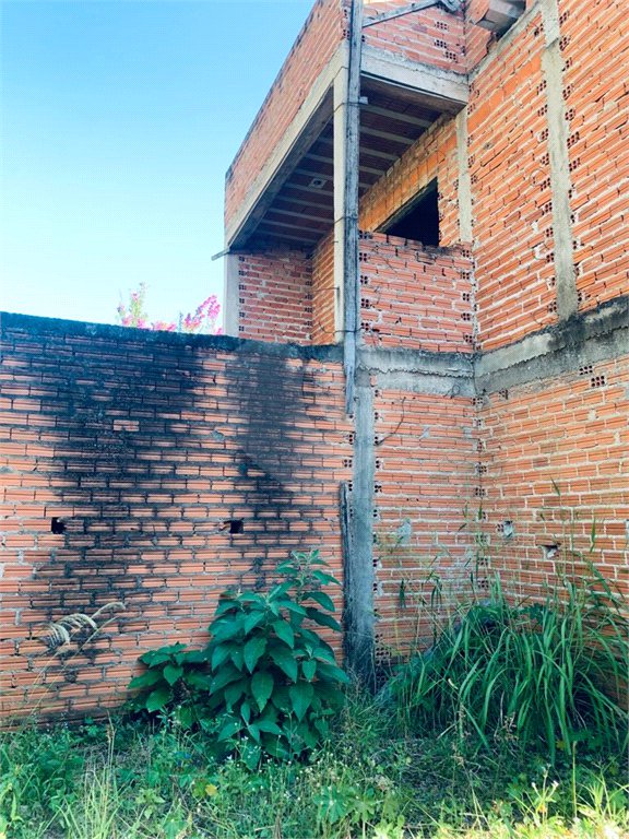 Imóvel em construção bem localizado