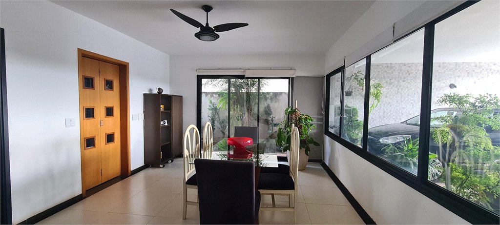 Casa térrea no Condomínio Jardim Botânico , localizado na cidade Bady Bassit/SP .