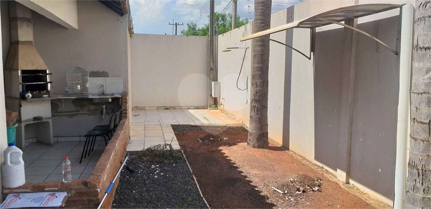 Casa térrea para venda em Araraquara/SP.
