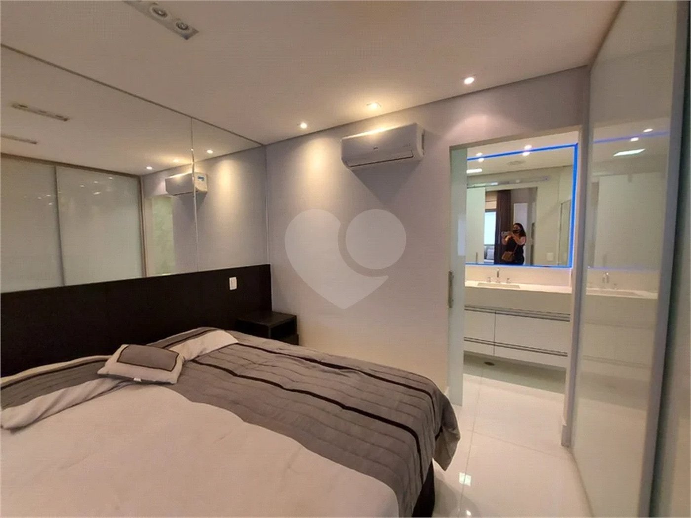 Apartamento Mobiliado na Vila Olimpia com 57m² e 1 vaga