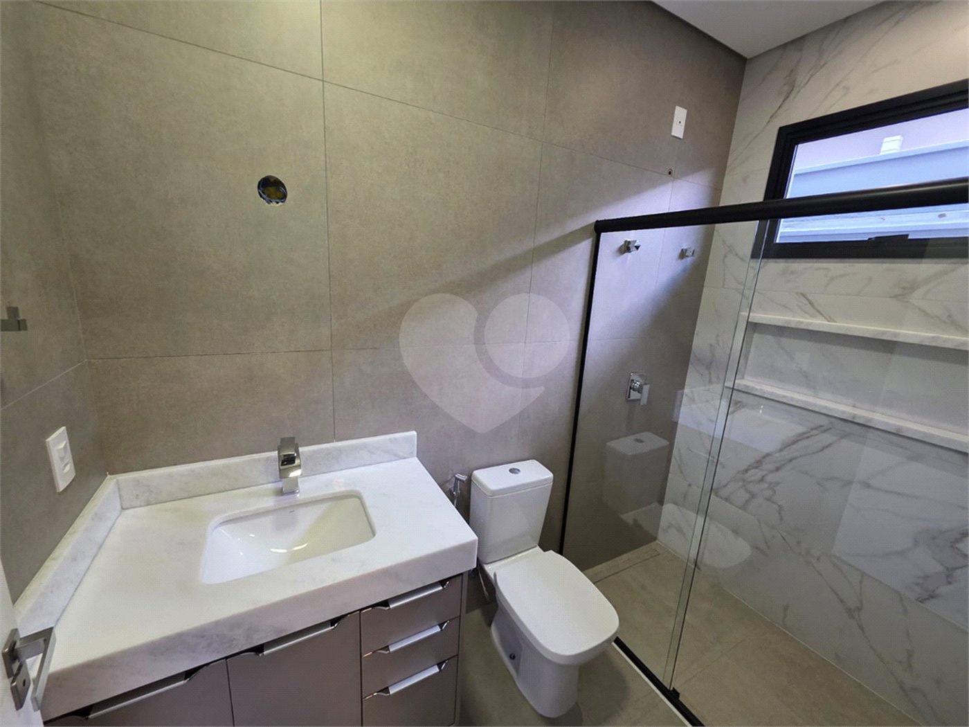 Casa Térrea 3 suítes e Closet no Residencial Villeneuve!