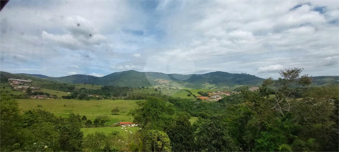 LINDA CHÁCARA A VENDA - CONDOMINIO ALPES D'OURO - BOM JESUS DOS PERDÕES