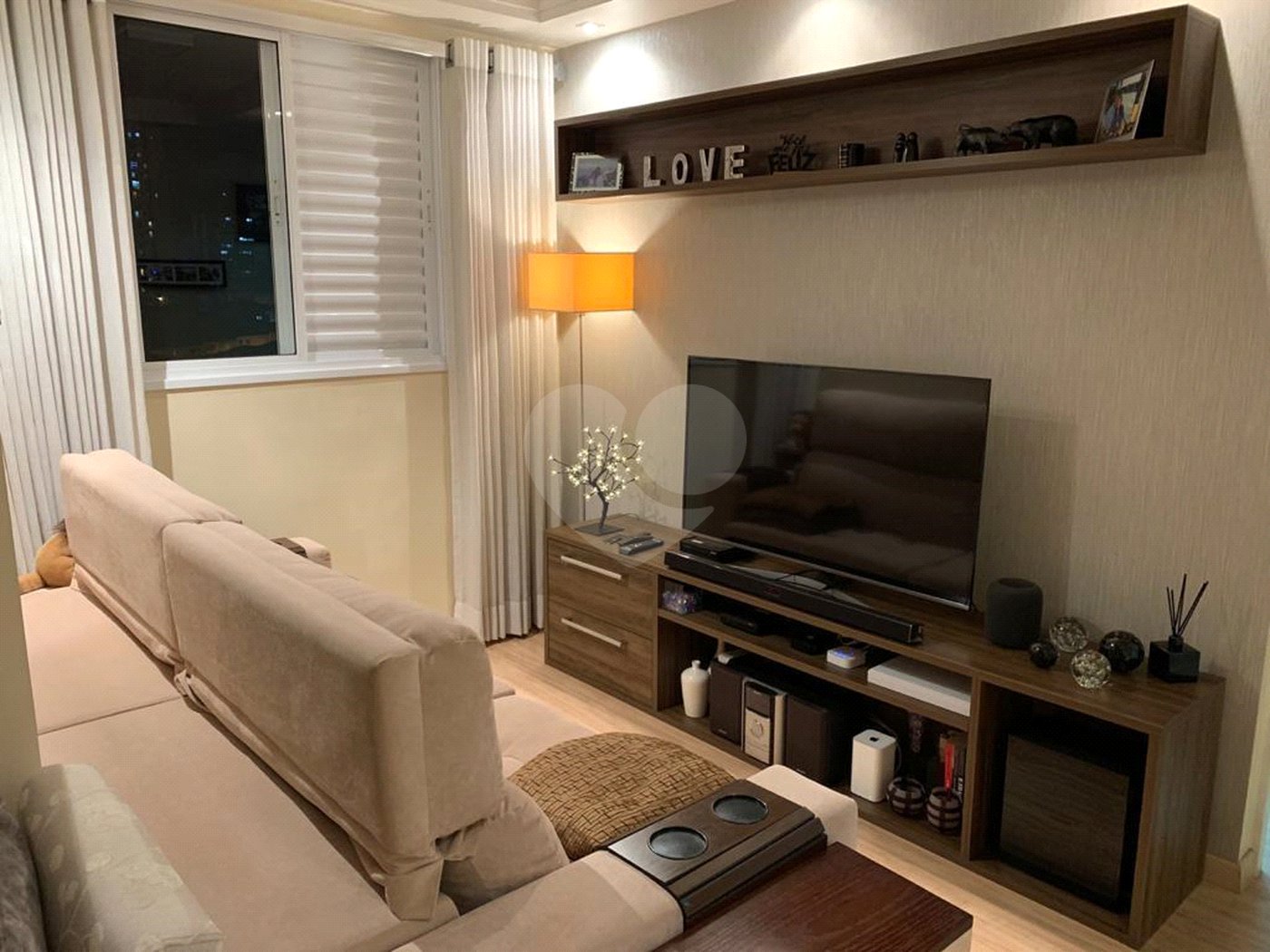 Apartamento de 70m2 com 3 dorms, 2 banheiros, 1 suíte, 1 vaga. Estuda permuta.