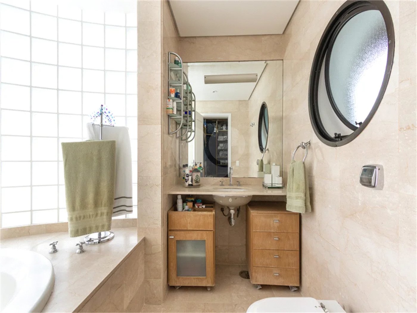 Apartamento de 233 m² à venda em Higienópolis com 4 dormitórios.