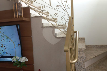 Sobrado à venda com 3 quartos em Jardim Bicão, São Carlos, SP