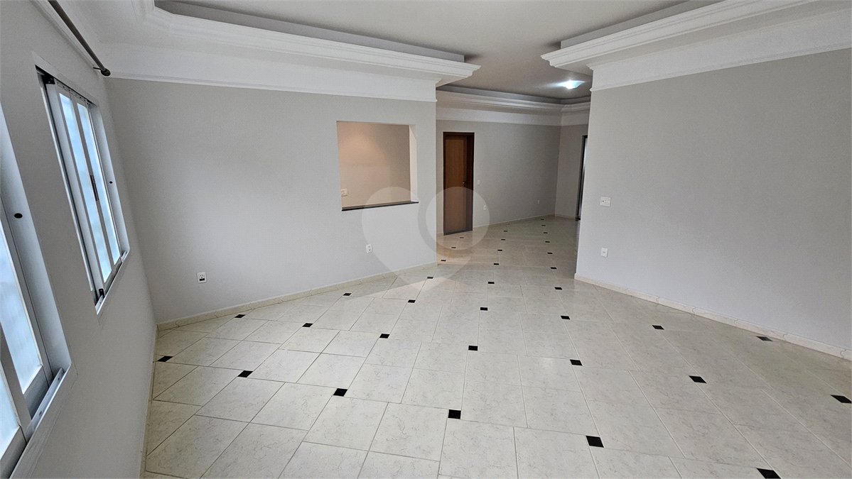 Casa Locação e Venda Condomínio Portal de Itaici 04 Dormitórios 02 suítes