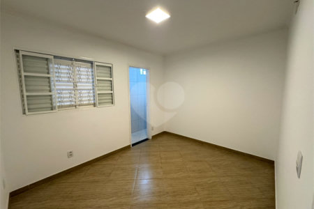 Casa á venda, com 03 Dormitórios, no Bairro Parque Primavera em São Carlos.