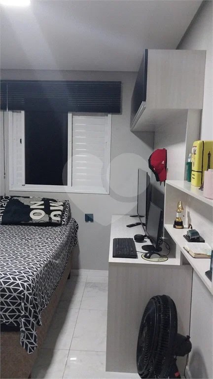 Apartamento de 2 quartos (1 suíte) à venda em Itaquera