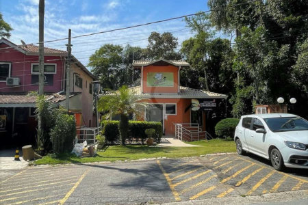 Casa de Alto Padrão à Venda e Locação - Condomínio Vila Verde