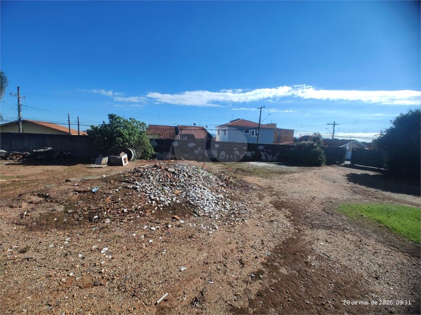 Terreno em Atibaia com 2.784 metros para construção de apartamentos ou salões comerciais, excelente localização