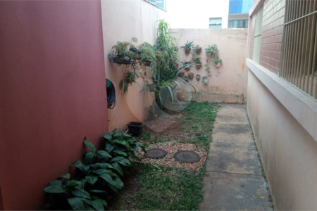 Bela casa No Santa Paula com um salão Comercial na frente.