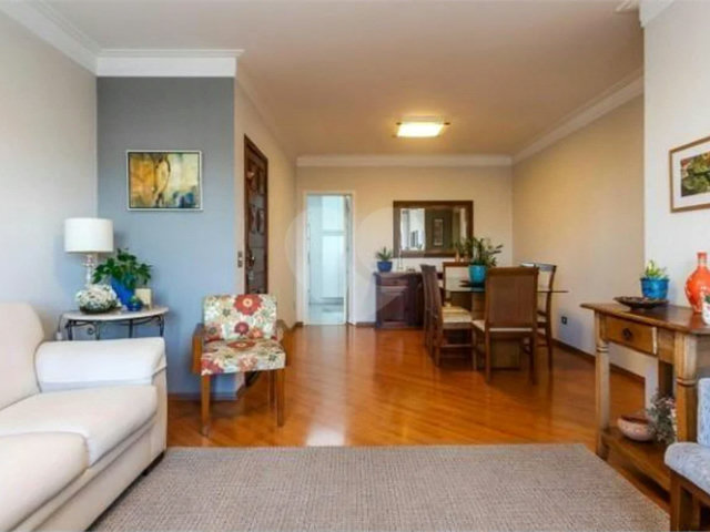 Apartamento à venda com 3 quartos, sendo 1 suíte,  em Campo Belo, São Paulo, SP