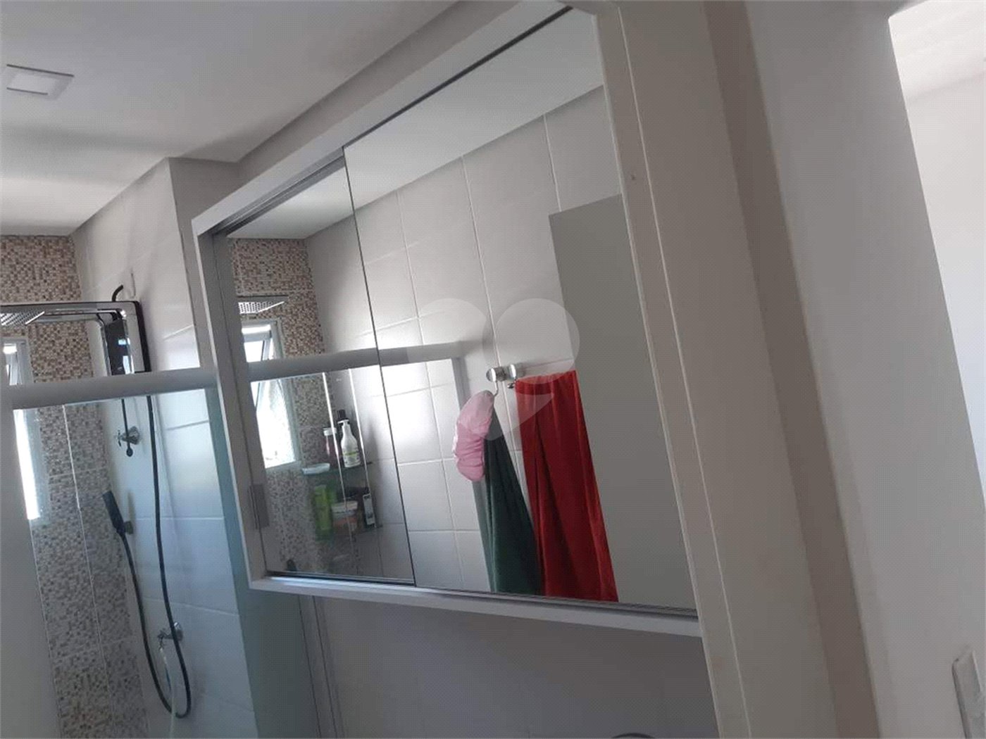 Apartamento no Condomínio Parque dos Manacás.