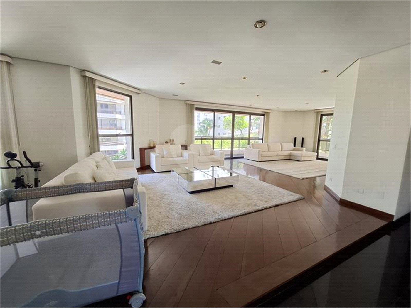 Apartamento, a venda, com 300m² de área privativa, 4 suítes, 4 vagas - Santana / SP