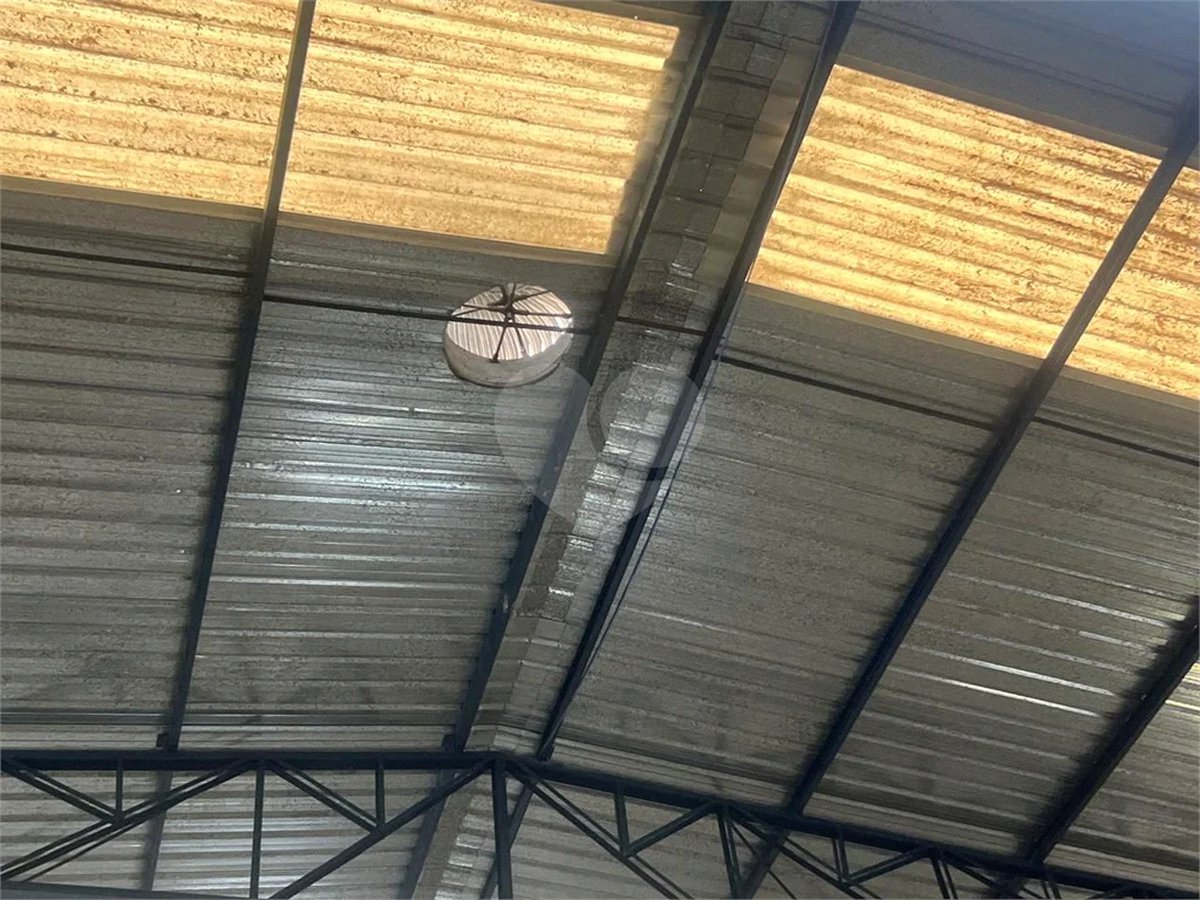 Galpão de 600m² no Centro Industrial Rafael Diniz - Bragança Paulista.
