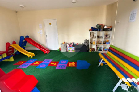 Apartamento com 48m², 2 dormitórios, 1 vaga de garagem, à venda em Itaquera.