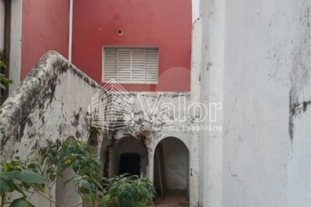 Casa Térrea com 2 dormitórios.