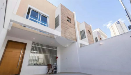 Sobrado à venda com 3 quartos, sendo 1 suíte,  em Vila Firmiano Pinto, São Paulo, SP