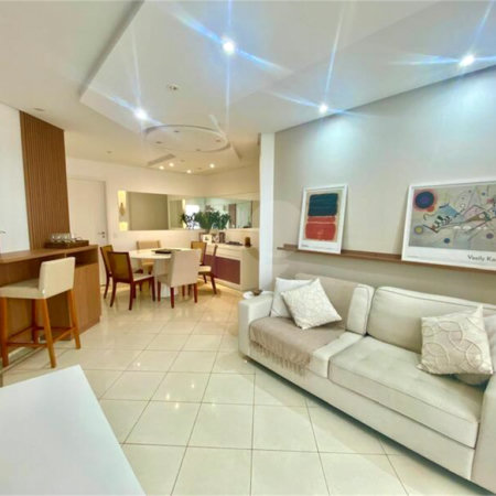 Apartamento de 03 dormitórios sendo 1 suíte e 02 vagas de garagem.