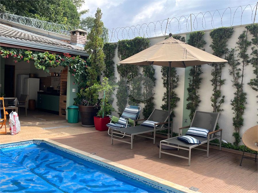 Casa á venda - Saúde alto padrão
