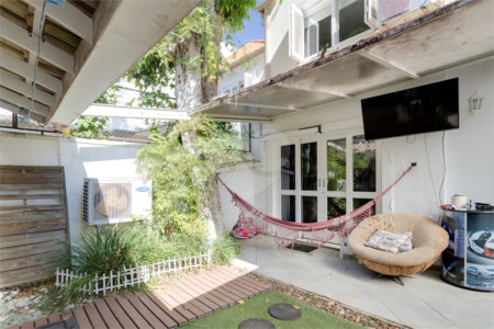 Casa à venda com 4 quartos, sendo 2 suítes, no condomínio Villa Franz Schubert, São Paulo - SP