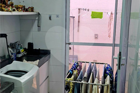 Casa á venda no condomínio Damha I