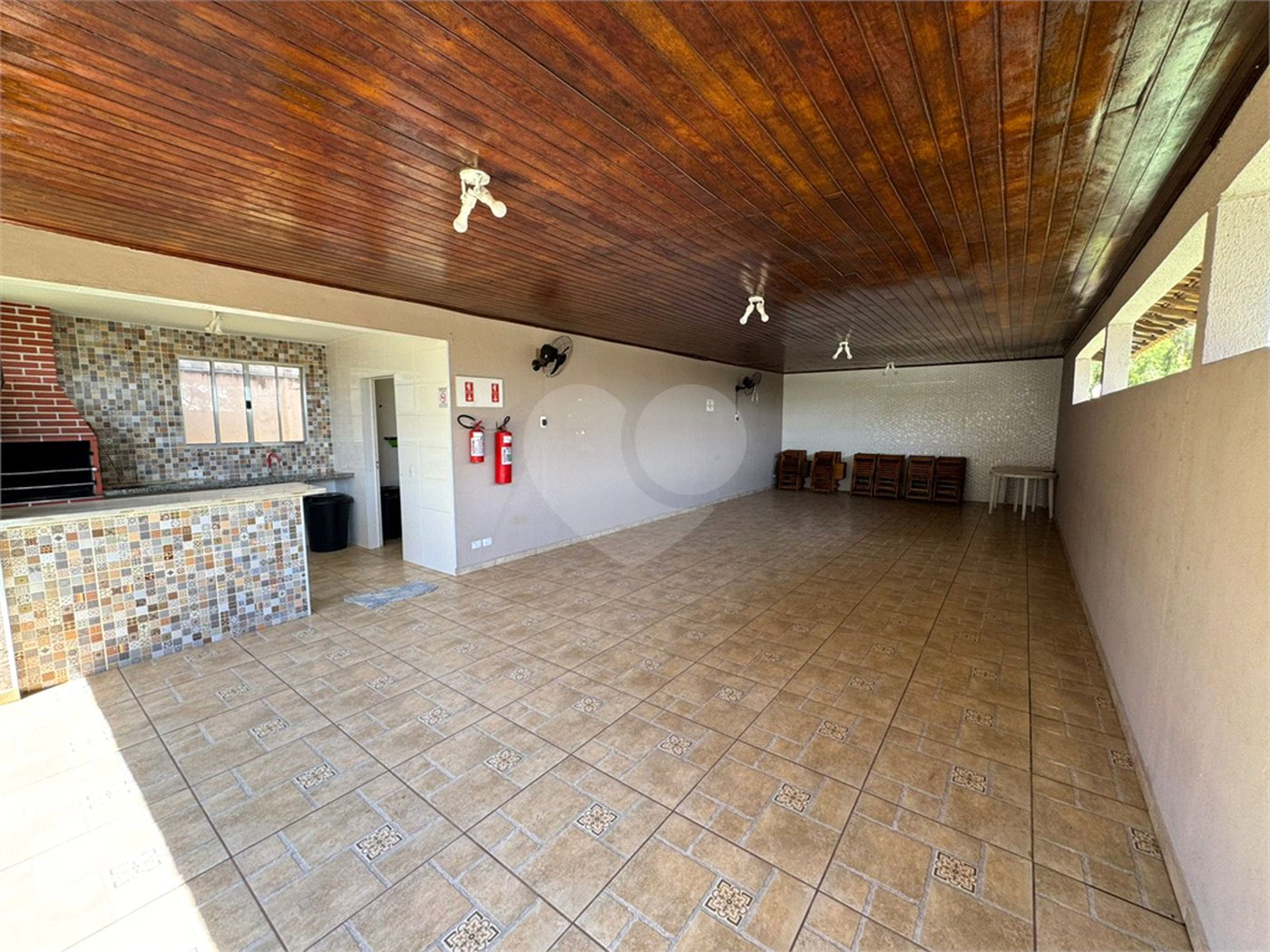 Apartamento com 03 Dormitórios, á venda, em São Carlos-SP.