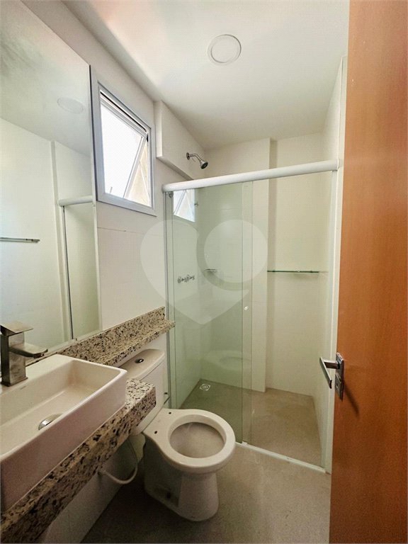 Apartamento com 2 dormitórios, sendo 1 suíte