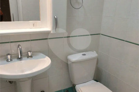Sobrado á venda com 102m²- Vila Bertioga.
