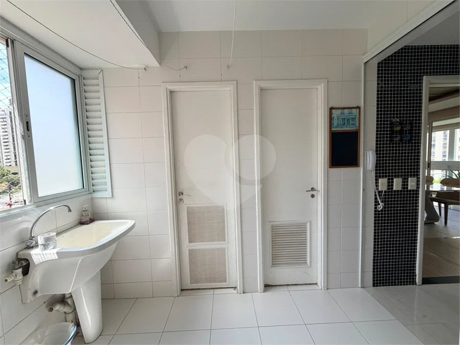 Apartamento à venda com 3 suítes em Vila Mariana, São Paulo, SP