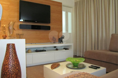 Cobertura Duplex com 126,metros quadrados próximo ao Shopping Pátio Paulista.