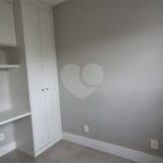 Apartamento com 2 vagas no Campo Belo