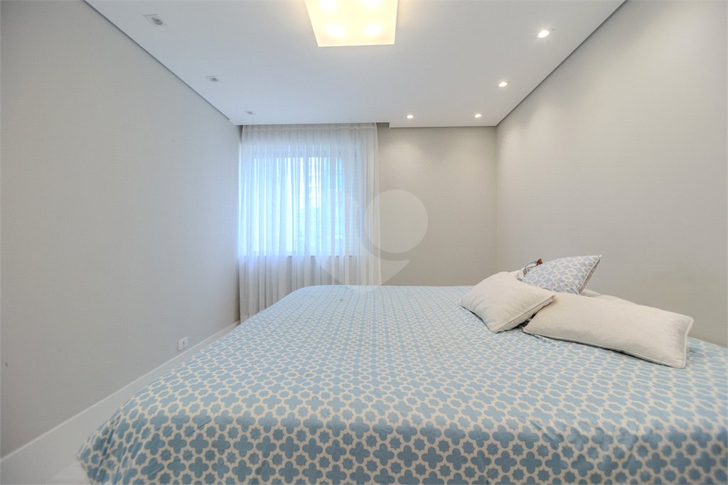 Apartamento à venda com 2 quartos e 3o reversível, no Baixo Jardins