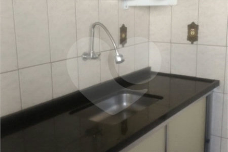 Sobrado com 4 dormitórios, sendo 1 suíte.
