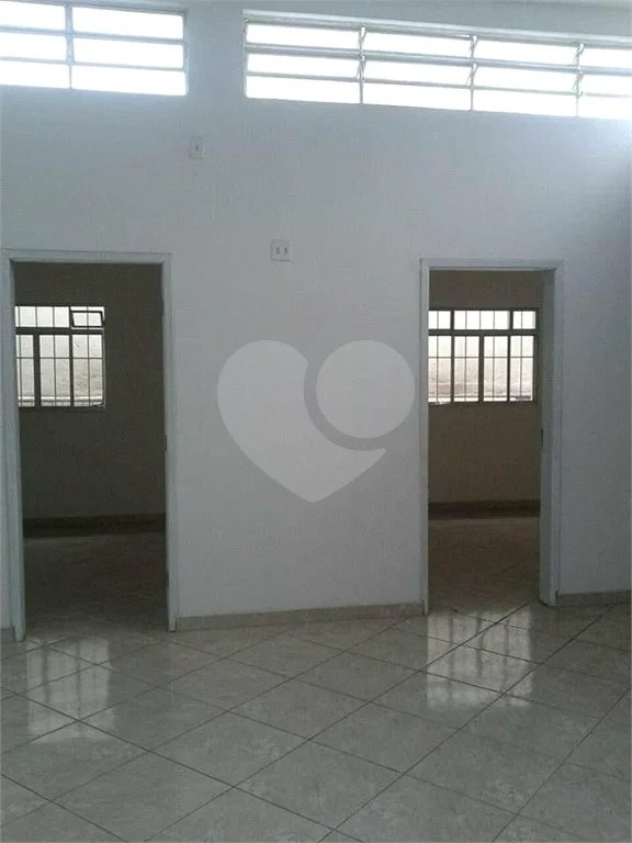 Prédio comercial com 724m² , 8 banheiros e 5 vagas de garagem , à venda na Vila Formosa.