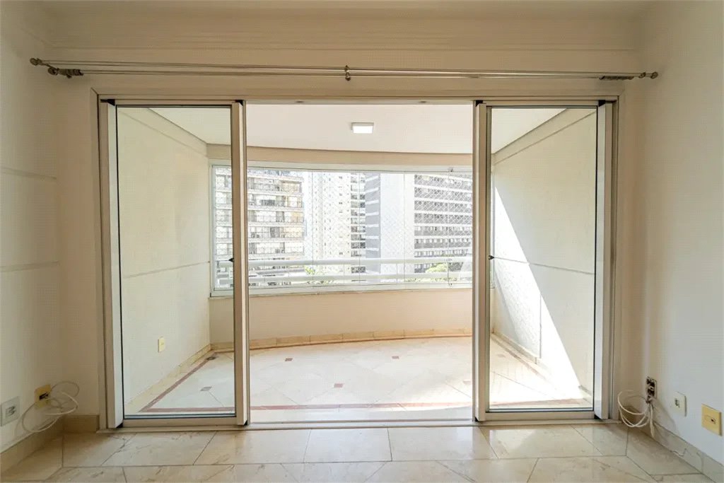 Apartamento à venda em Moema