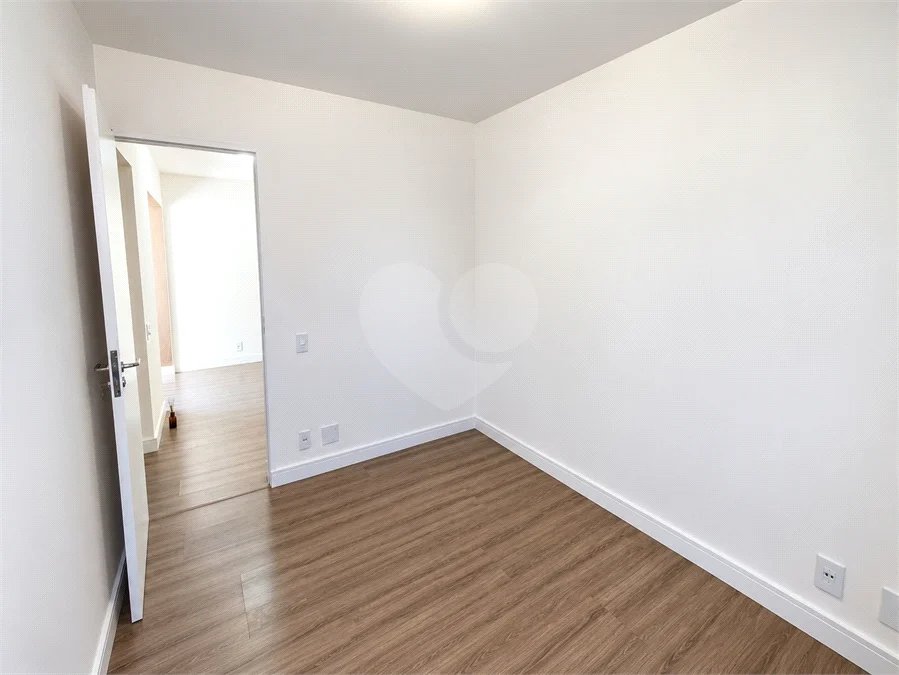 Apartamento de 44 m² com 2 dormitórios, varanda integrada e 1 vaga na Vila Guarani