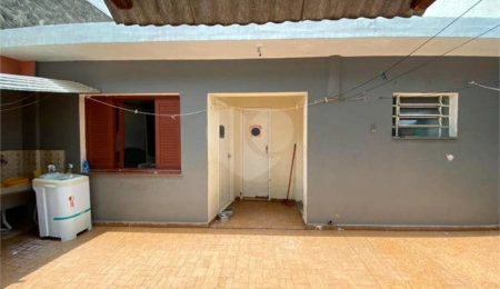 Casa à venda com 4 quartos, sendo 1 suíte,  em Cidade Domitila, São Paulo, SP