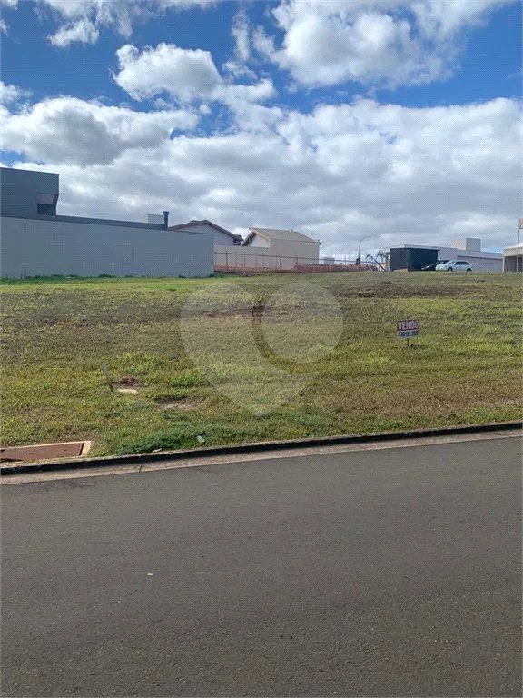 Terreno a venda no Residencial Moinho Vermelho.