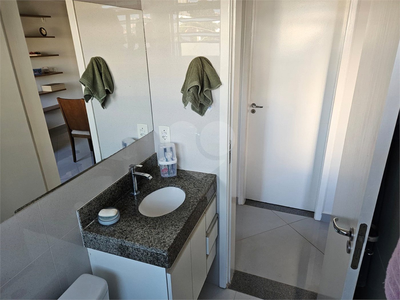 Excelente apartamento á venda de 2 dormitórios no CENTRO de São Carlos!