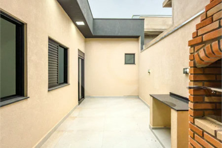 Indaiatuba - Jardim Bom sucesso - Área total: 150m² - Área construída: 115m² - 3 dormitórios sendo 1 suíte com armário planejado;Sala para dois ambientes; Banheiros com box gabinetes e espelhos; Área gourmet com churrasqueira a carvão e móveis planejados; Lavanderia coberta; Ar condicionado na sala
