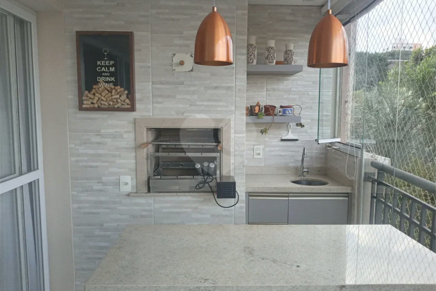 Apartamento 3 dormitórios, região do Campo Belo. Condomínio com laser completo.