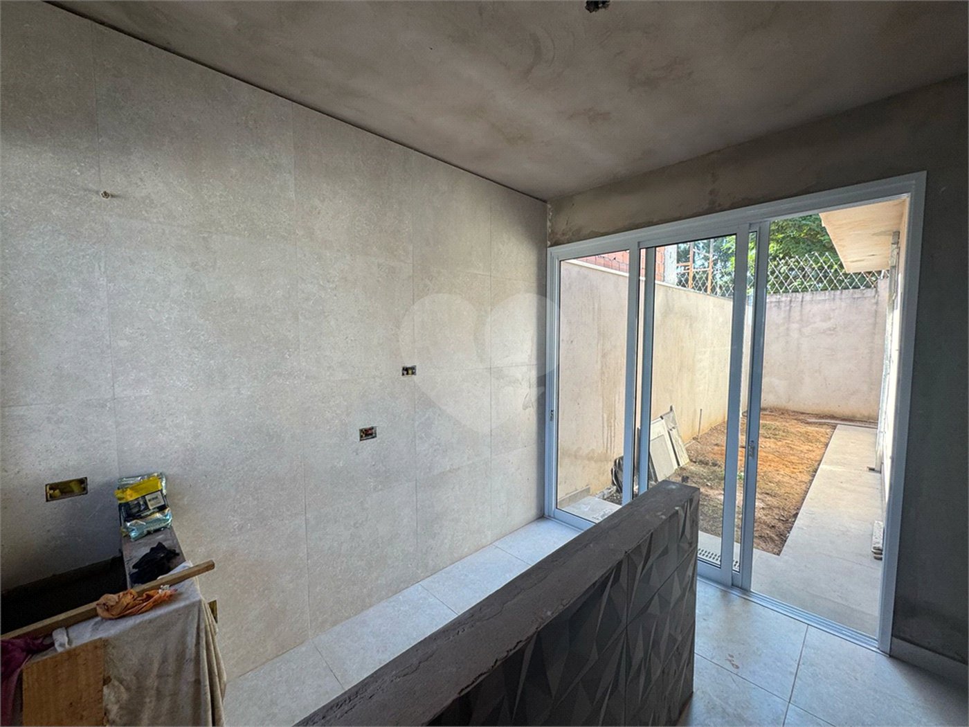 Casa em condominio em reta final de obras