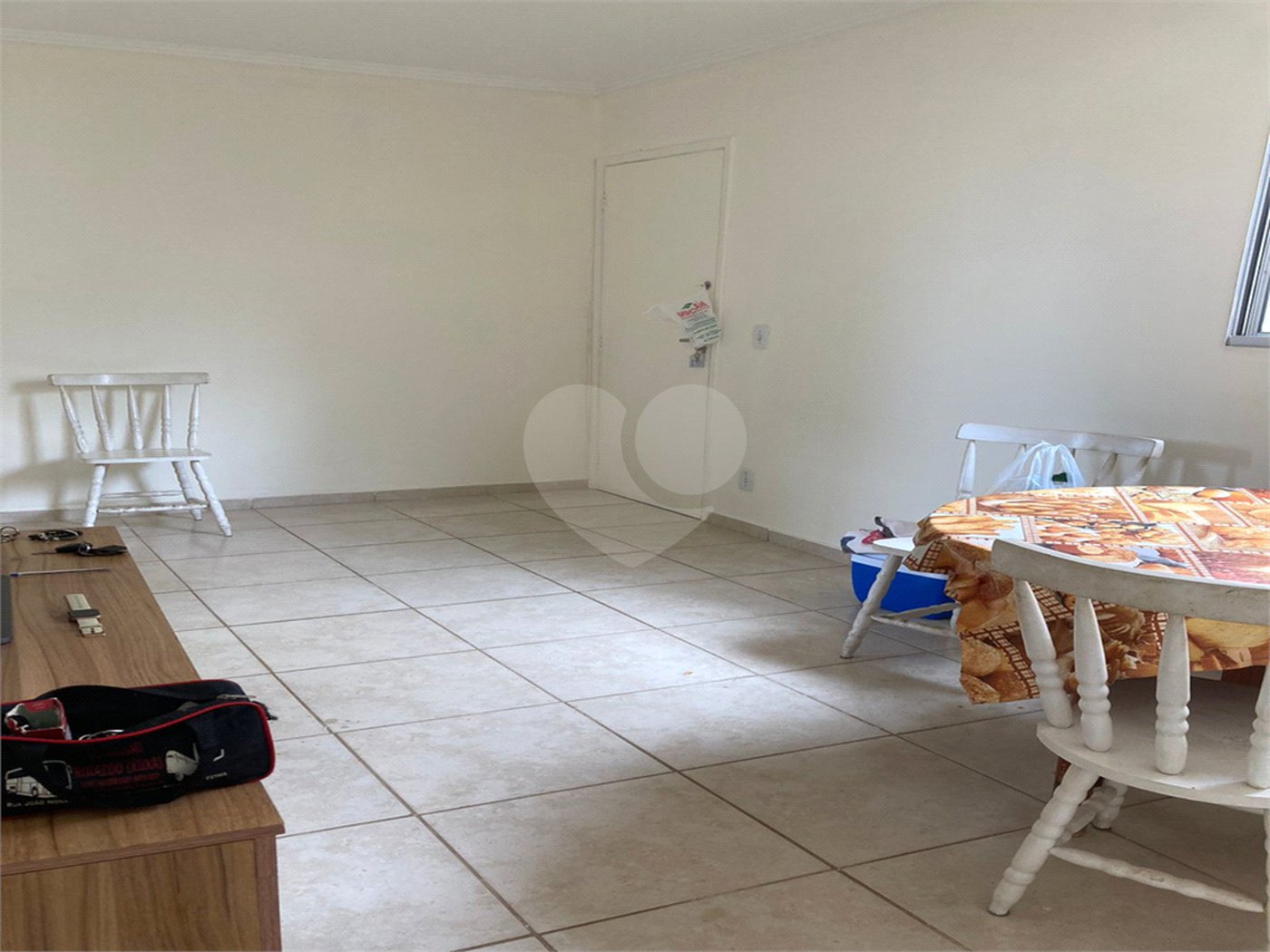 Apartamento à venda com 3 quartos, sendo 1 suíte - no condomínio Carlos Magno, São Carlos - SP