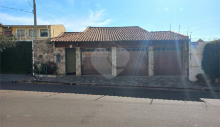 Casa à venda com 3 quartos, sendo 1 suíte,  em Planalto Paraíso, São Carlos, SP