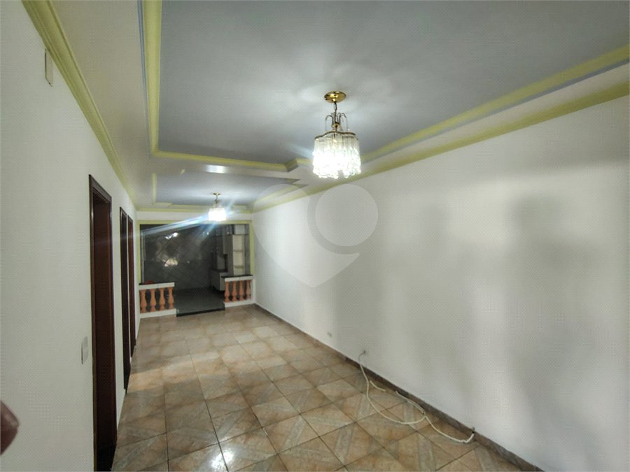 Casa ampla com 3 Quartos e 1 Suíte