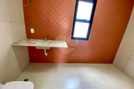 Sobrado á venda com 03 suítes, no Residencial Villeneuve em São Carlos-SP.